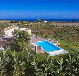 4  bedroom villa with pool, Scopello, sleeps 8